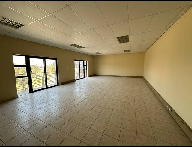 710M² WAREHOUSE TO LET IN LASER PARK